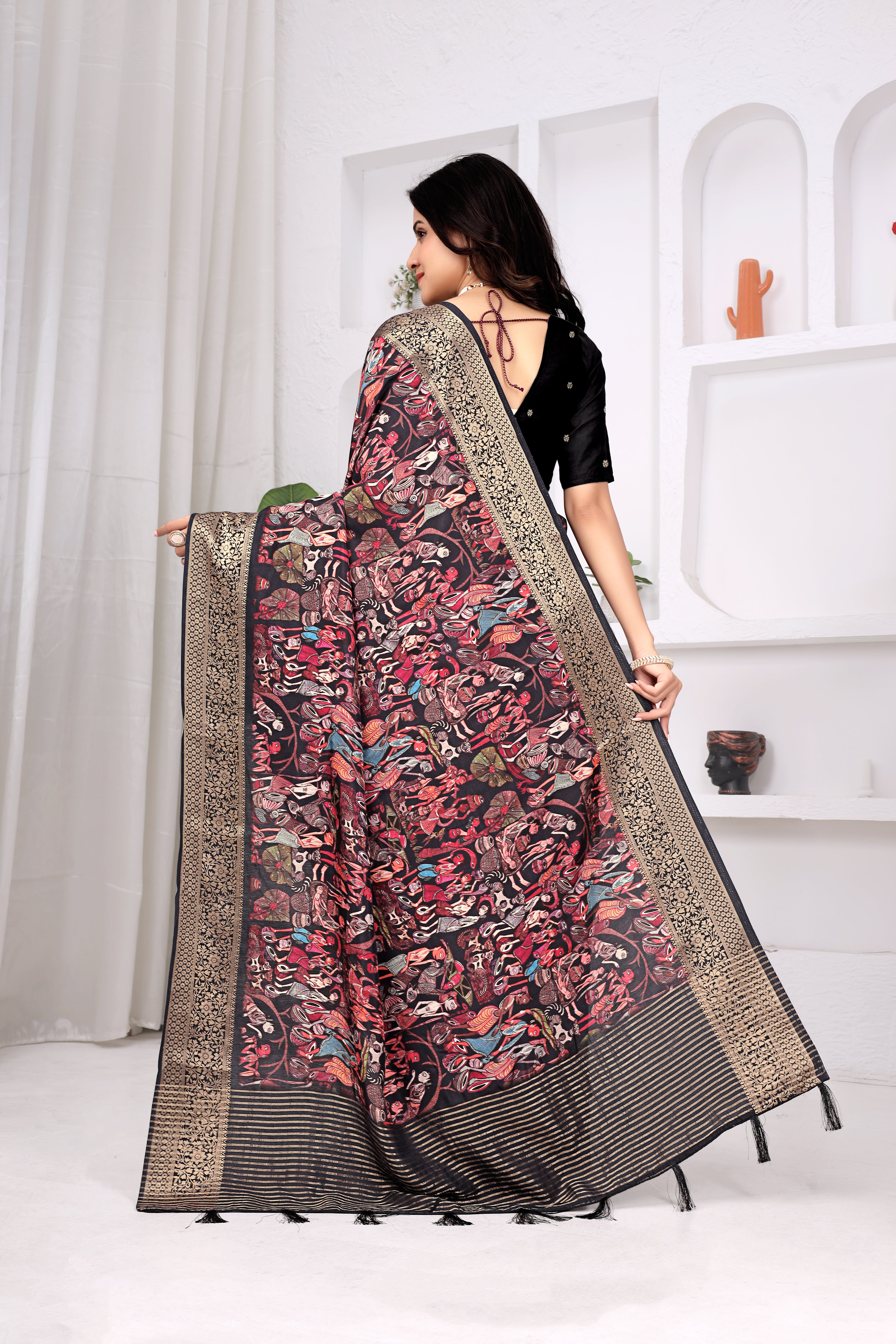 Black Dola Chitpallu Saree with Artistic Print & Designer Border